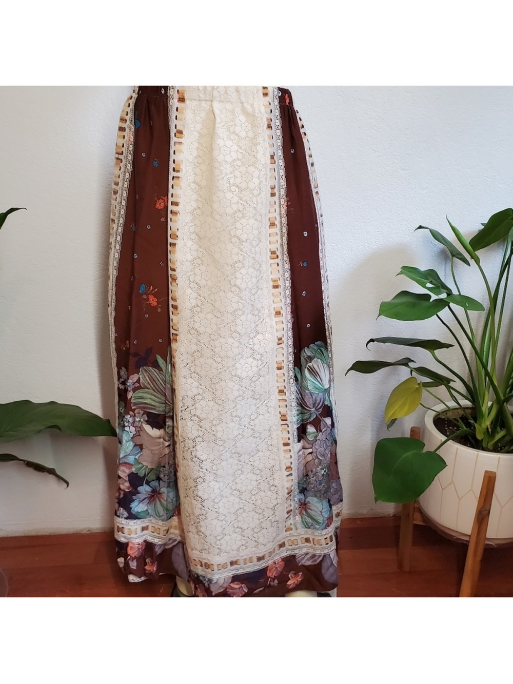 Boho 70s Floral Prairie Lace Maxi Skirt
